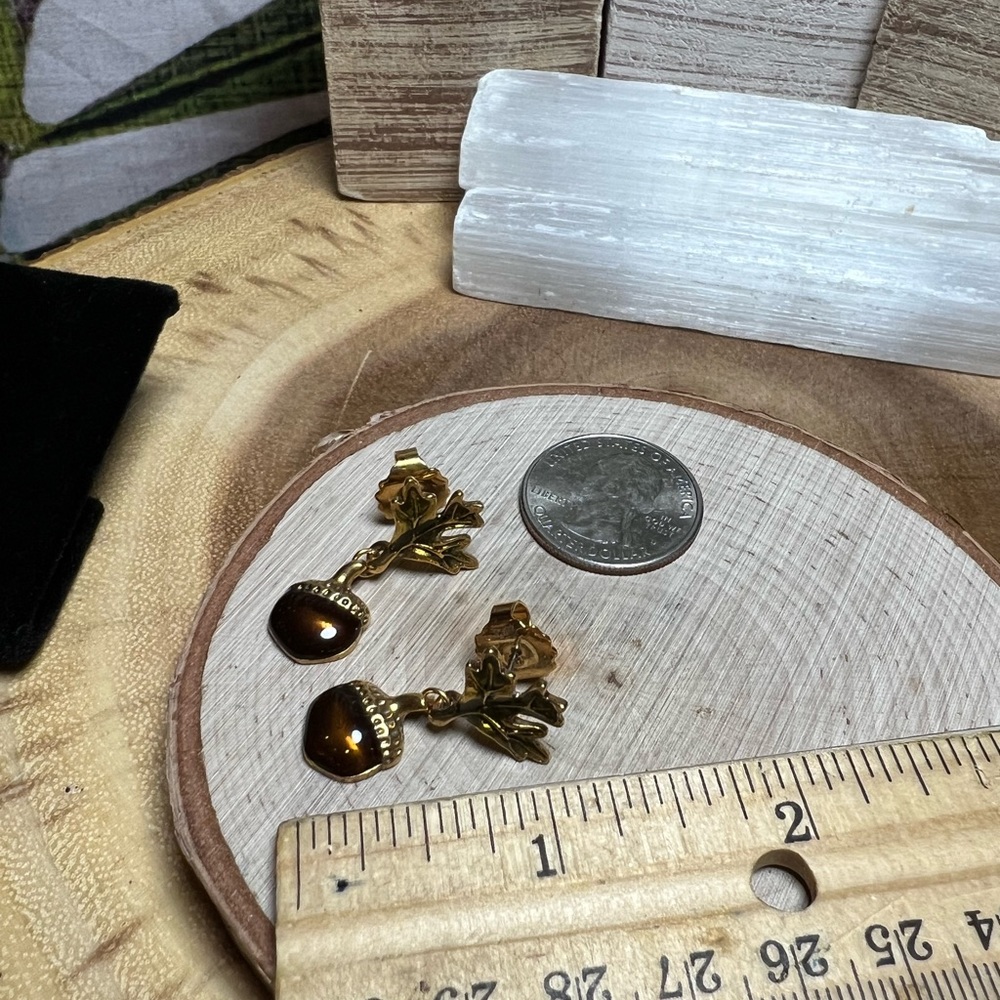 VTG| Acorn Avon Earrings 🍂 - Picture 9 of 10
